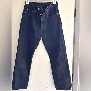 Men Levi’s 501 black